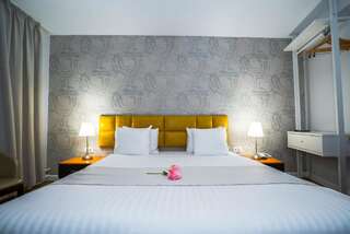 Отель Best Western Hotel Lev Or I Бухарест Номер с кроватью размера «king-size»-1